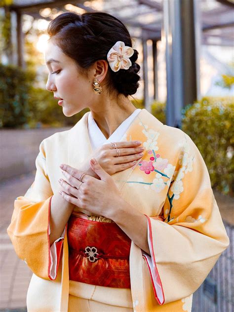 traditional japanese women fashion